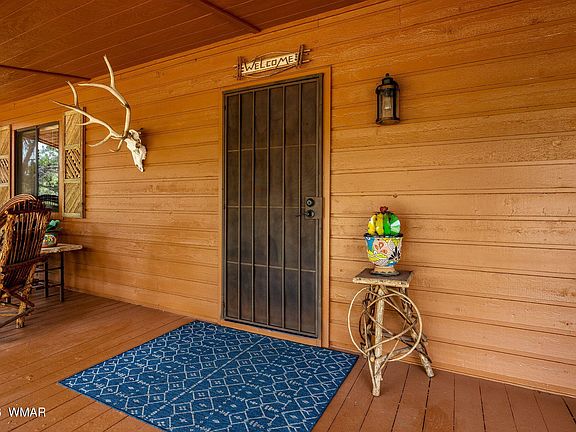 5th image of 2960 Lookout Ln
