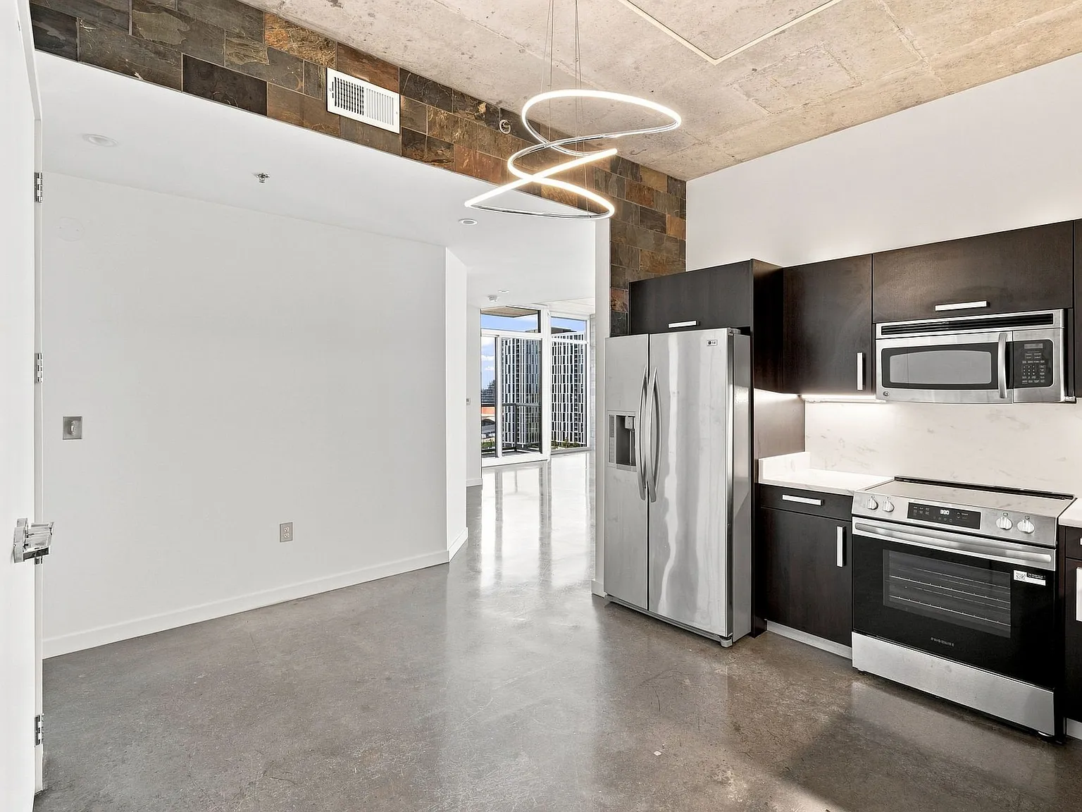 2 bed, 1298 sqft, $4,500 — Photo 4