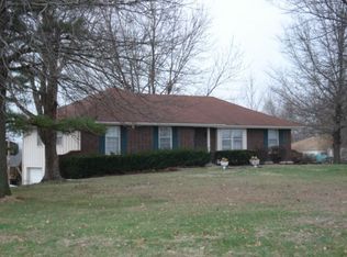 36213 E Pink Hill Rd, Oak Grove, MO 64075