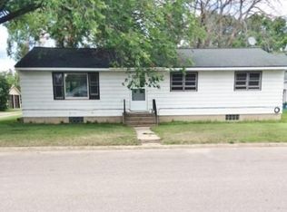 10 3rd Ave SE, Verndale, MN 56481