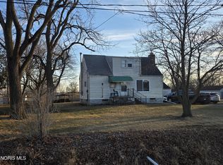 5501 Ayers Rd, Walbridge, OH 43465