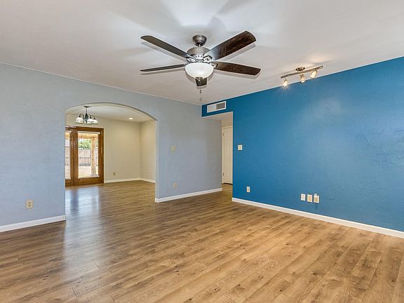 5th image of 3623 W Hayward Ave
