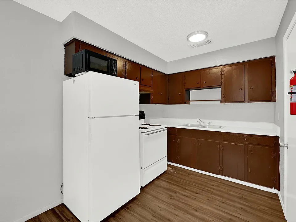 1711 Wichita St #14