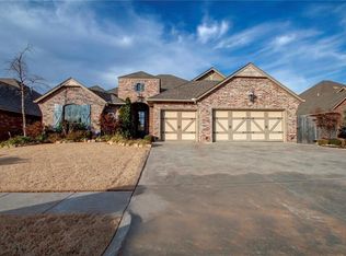 2525 SE 13th St, Moore, OK 73160