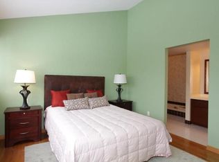 3795 W Holmes Ave, Greenfield, WI 53221
