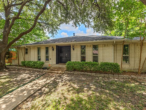 3rd image of 2304 Babalos Ln