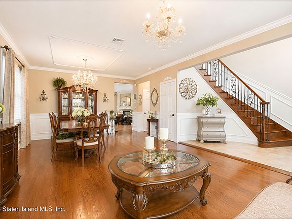 4th image of 155 Waterbury Ave #A