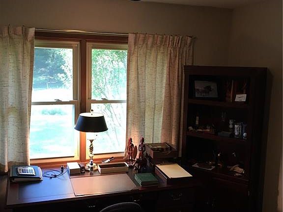 4th image of 17 Westview Cres