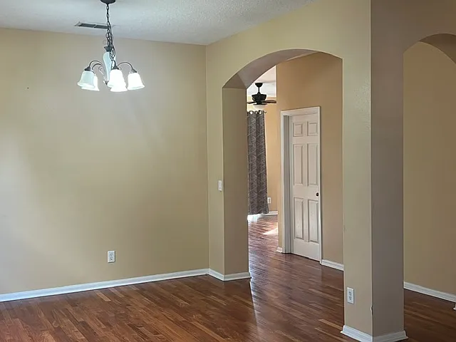 9785 Bennington Chase Dr — Photo 18