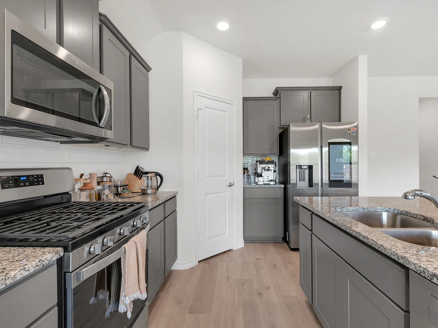 3 bed, 1653 sqft, $2,100 — Photo 3