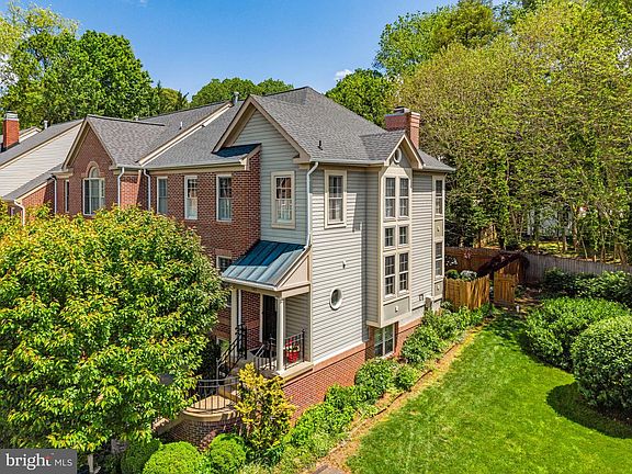 2nd image of 146 Mosby Cir
