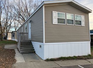 802 SE Ridgeview Dr, Topeka, KS 66609