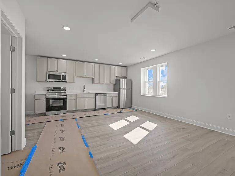 2825 N Madison St #A8 — Photo 12