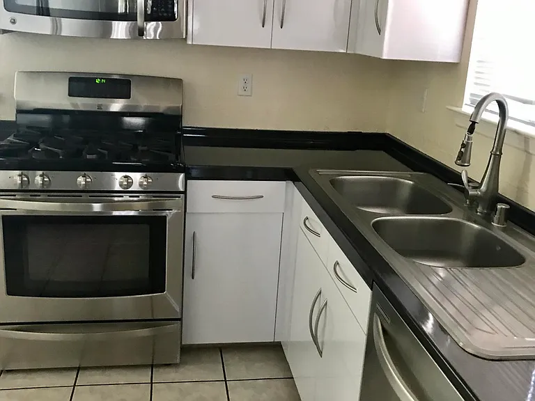 6516 Royal Ridge Dr — Photo 11