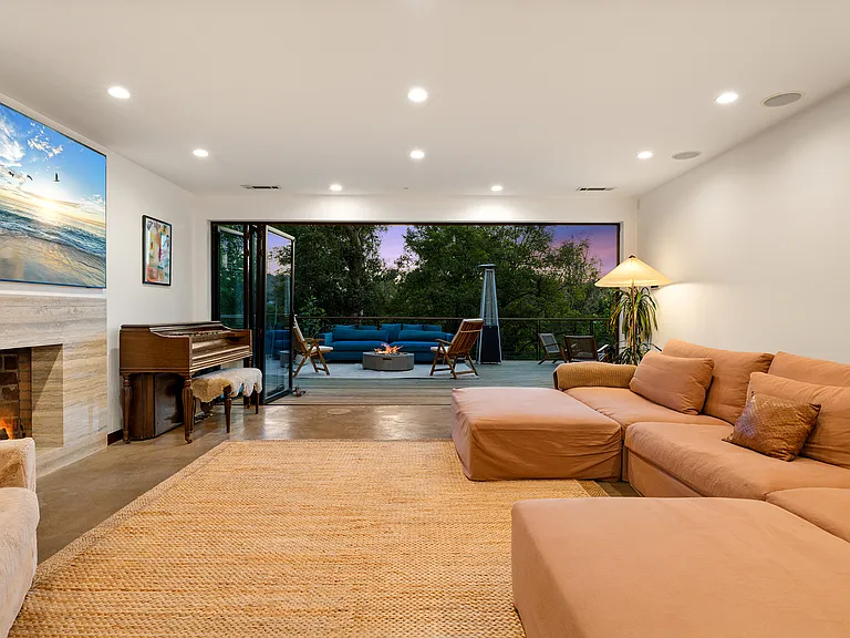 8052 Woodrow Wilson Dr — Photo 3