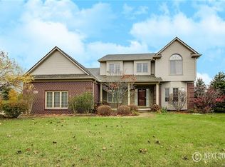 9143 Rotondo Dr, Howell, MI 48855