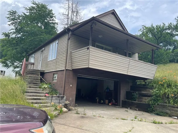 262 Twin Bridges Rd, Charleroi, PA 15022