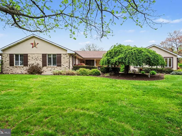 1346 Bair Rd, Bainbridge, PA 17502