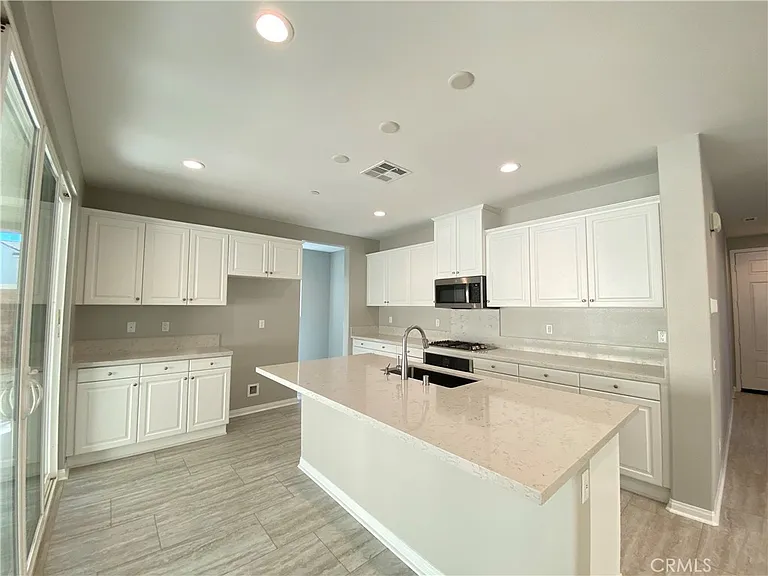 8790 Bay Laurel St — Photo 11