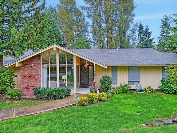 3rd image of 2818 177th Ave NE