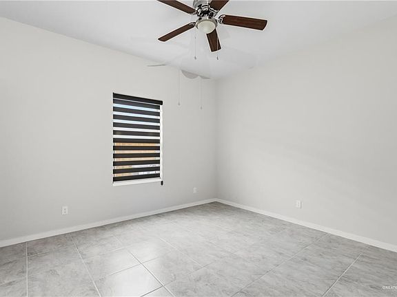5th image of 402 N Alexandrite Ave #1