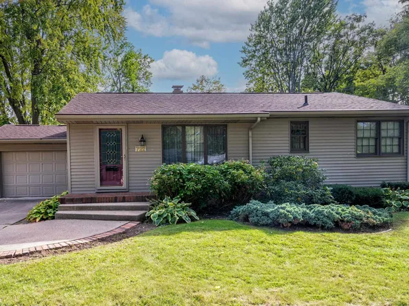 722 Airfield Ln, Midland, MI 48642