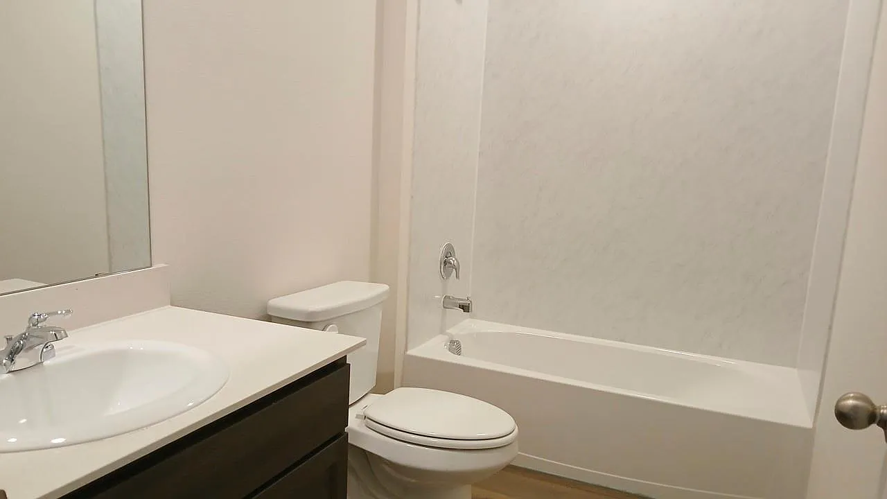 4 bed, 2208 sqft, $2,150 — Photo 2