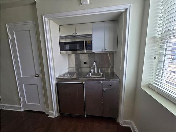 5th image of 1205 Saint Charles Ave APT 1407