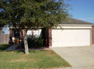305 Clydesdale Ln, Victoria, TX 77904