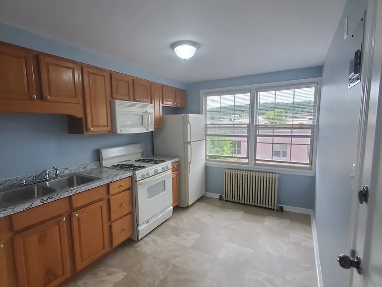 1919 Sunset Ave #C — Photo 2