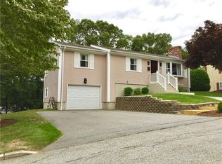 122 Orlando Dr, North Providence, RI 02904