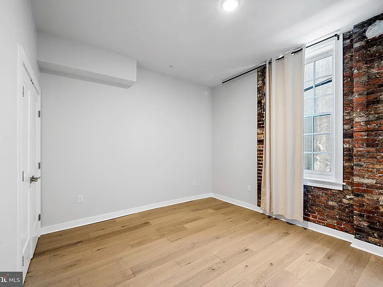 257 N 3rd St #1 — Photo 10