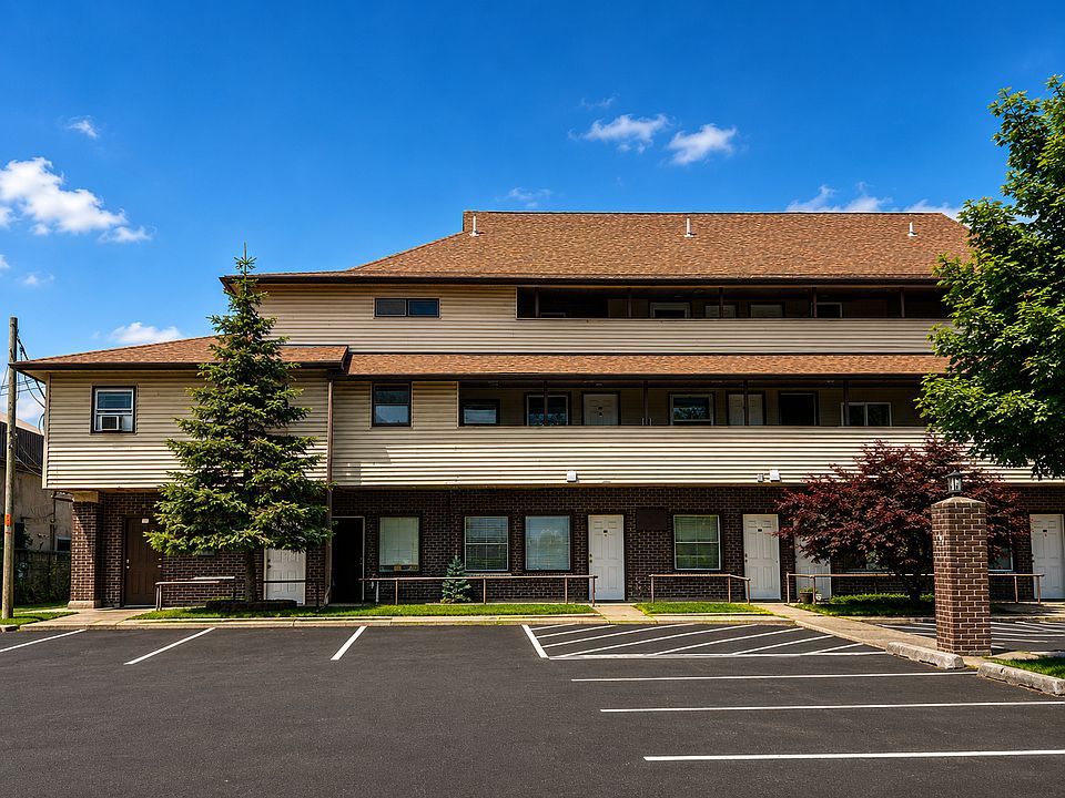 1st image of 3 Delaware Ave #303