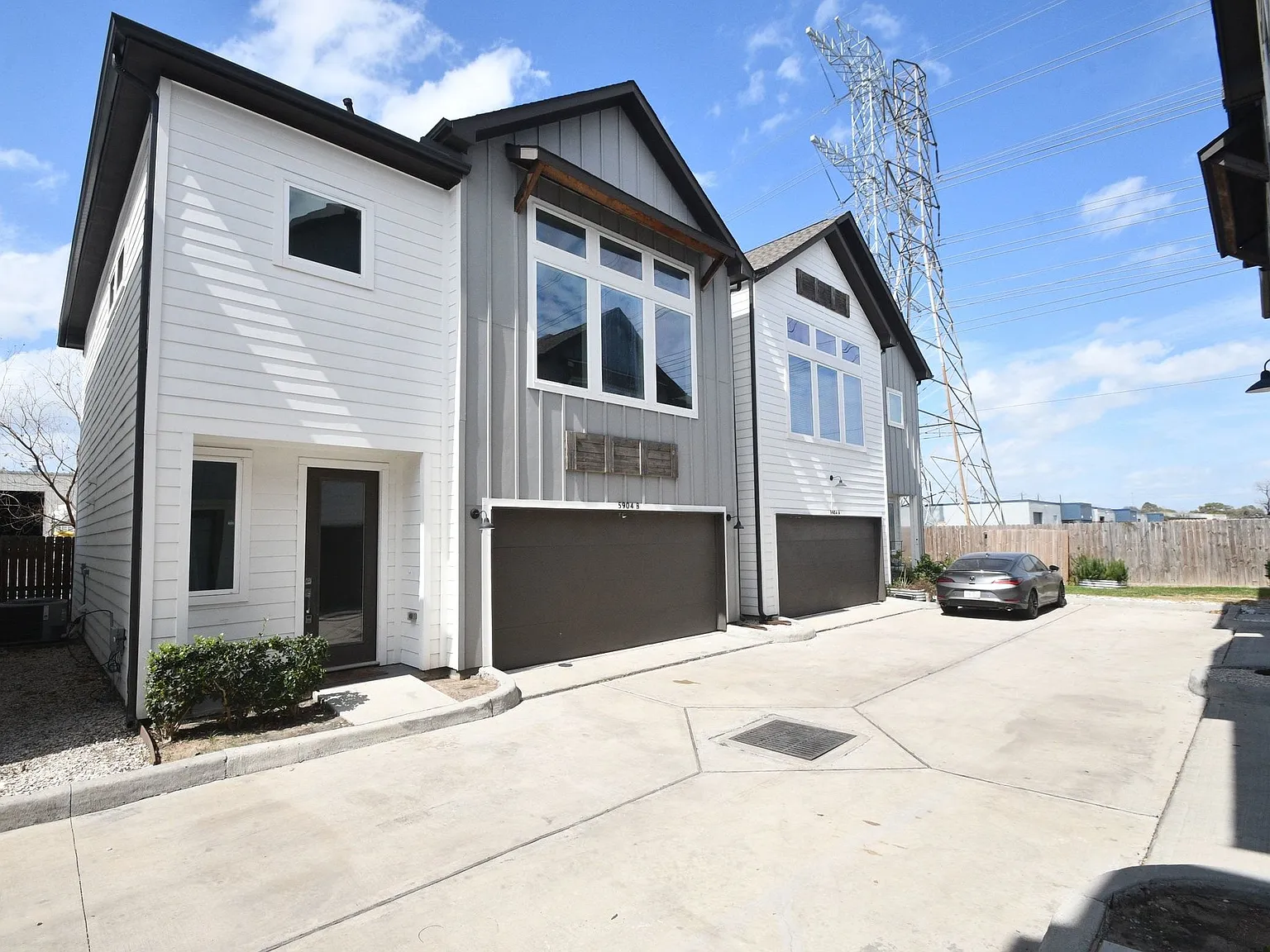5904 Gardendale Drive #B — Photo 3