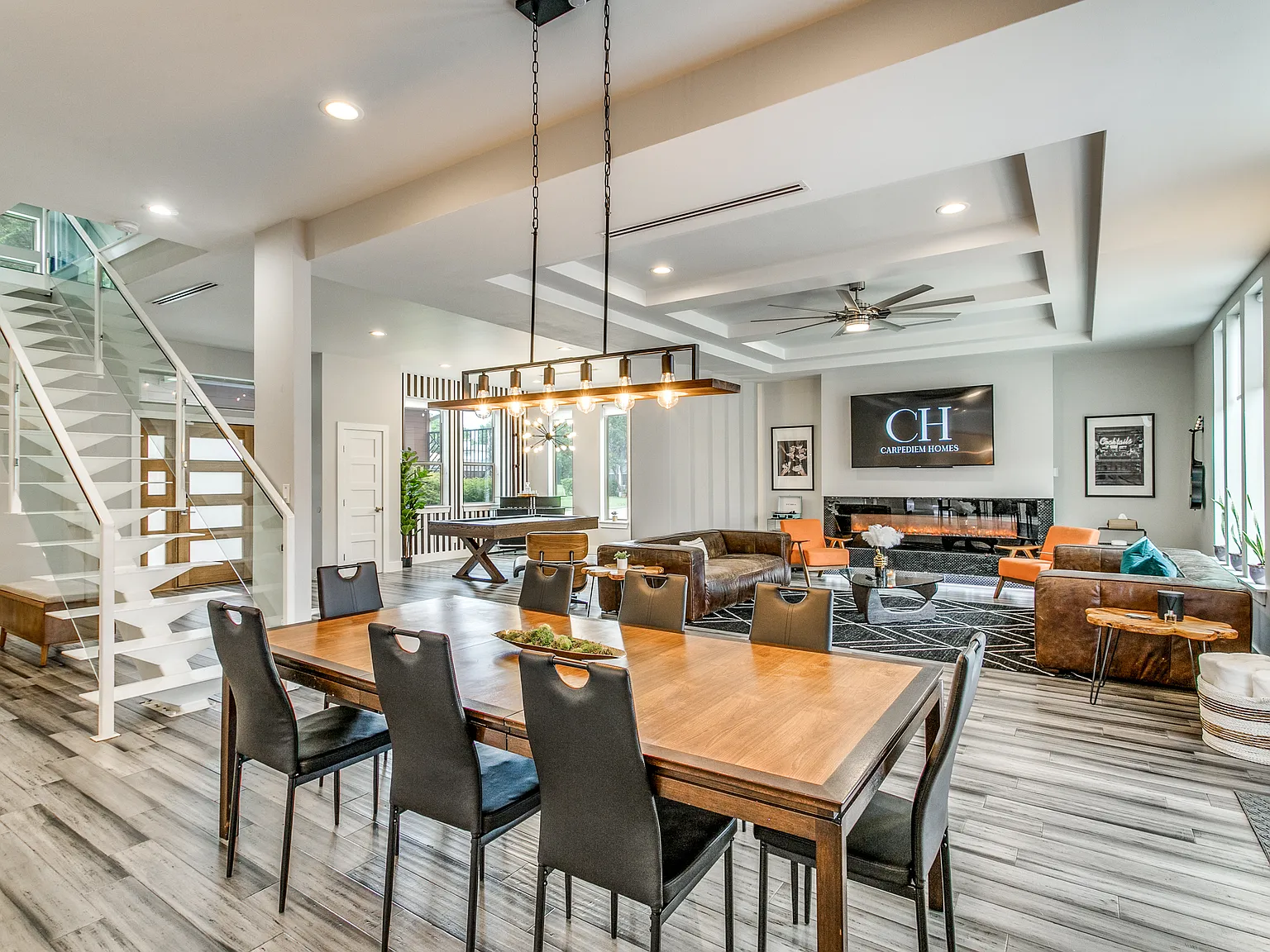 5 bed, 4.5 bath, 4000 sqft, $9,950 — Photo 1