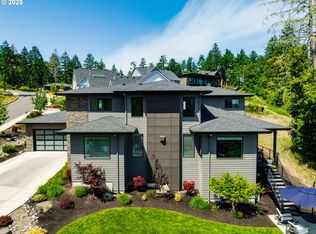 967 S 66th Pl, Springfield, OR 97478