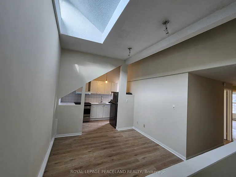 558 Spadina Cres #3 — Photo 3