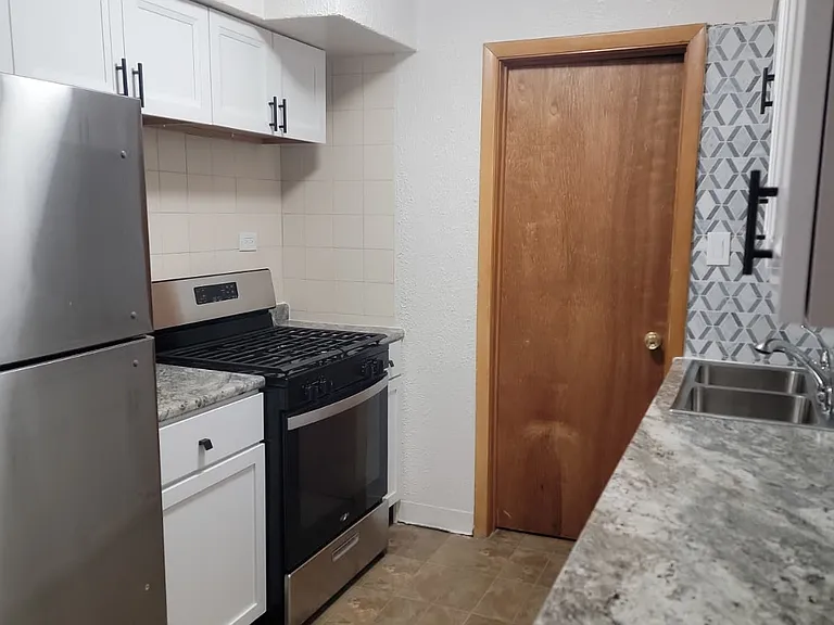 15907 Debra Dr — Photo 10