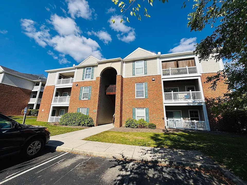 213 S Knollwood Dr #3302