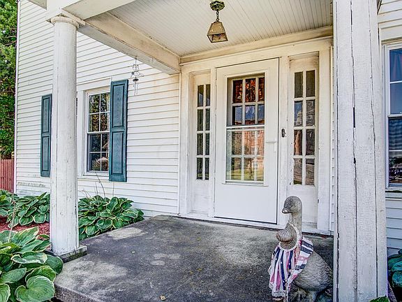 4th image of 100 E Ottawa St