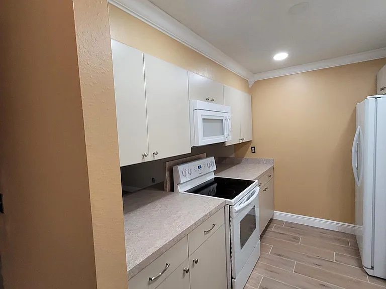 4606 Mercado Dr — Photo 8