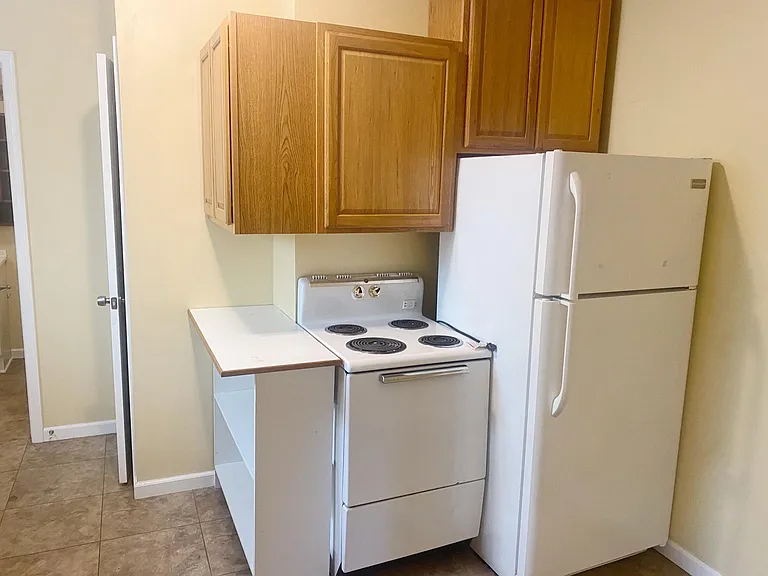 1127 Houston St — Photo 3