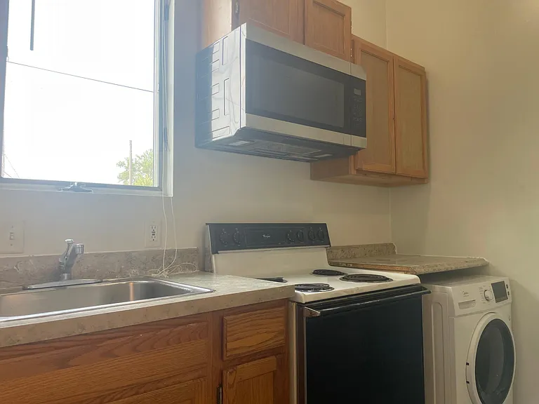 635 N Huron St — Photo 7