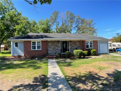 411 W McLean St, Saint Pauls, NC, 28384