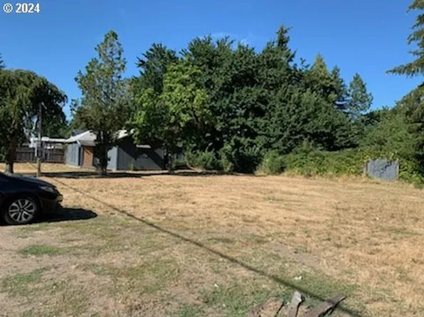 2035 E Irwin Way, Eugene, OR 97402