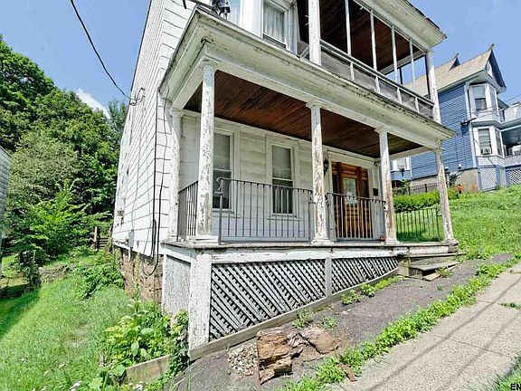3rd image of 37 Imperial Ave