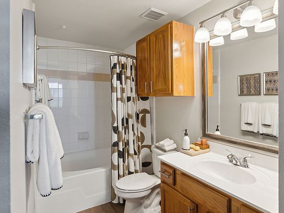 3rd image of 401 W Pasadena Blvd #921