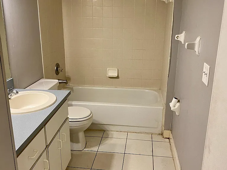 2ND BATHROOM