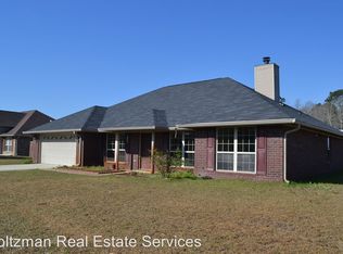 300 Camden Ct, Hinesville, GA 31313