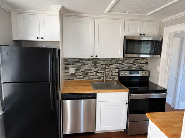 84 2nd St, Mineola, NY